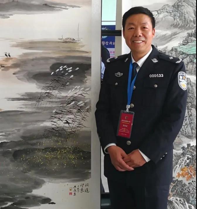 诗画传情，梅花达意，赞抗疫卫士一一湖南政法系统抗击疫情“手中有笔-心中有爱